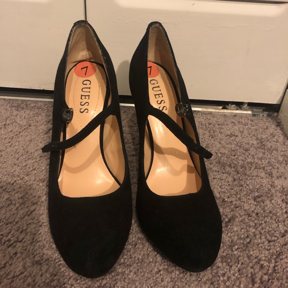 Brand new size 7 Guess black heels